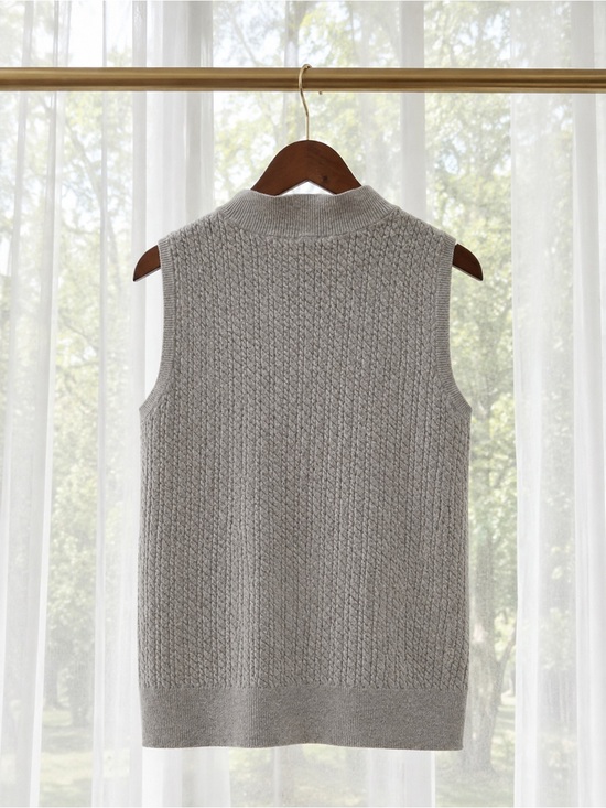 Olive & Oak Sweaters - Olive & Oak Sleeveless V-Neck Knit Vest in Light Gray
